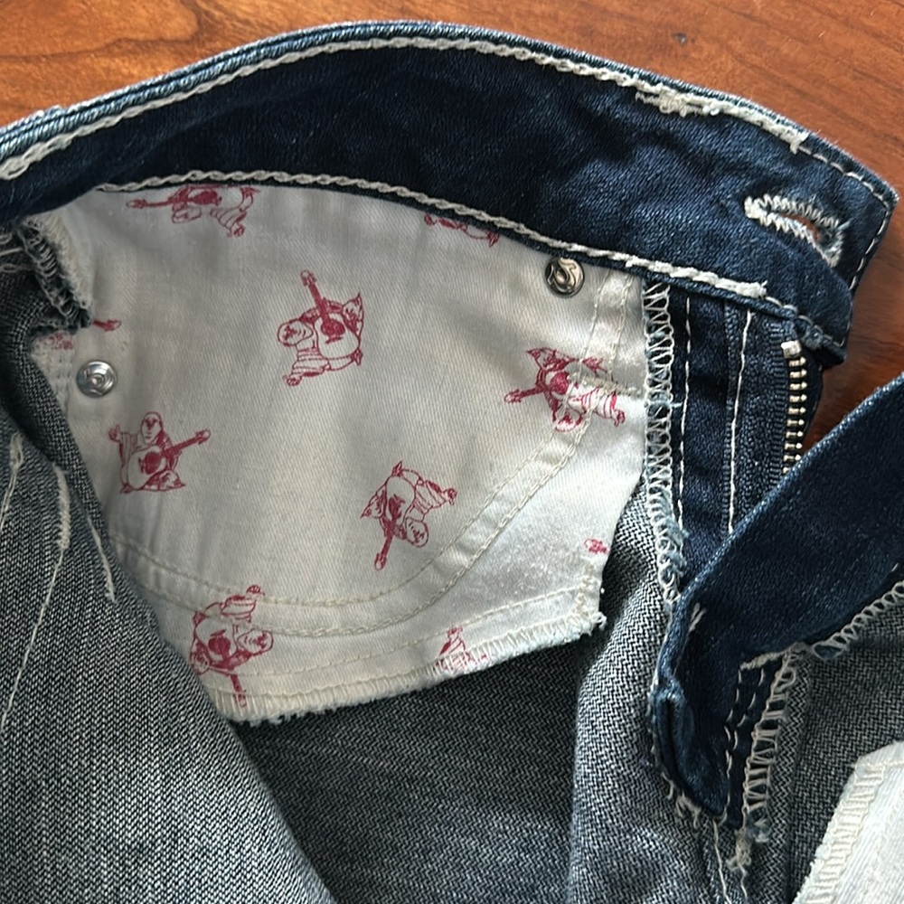 True Religion Becky Blue Jeans Size 28 with Swarovski Buttons New! - Picture 10 of 10